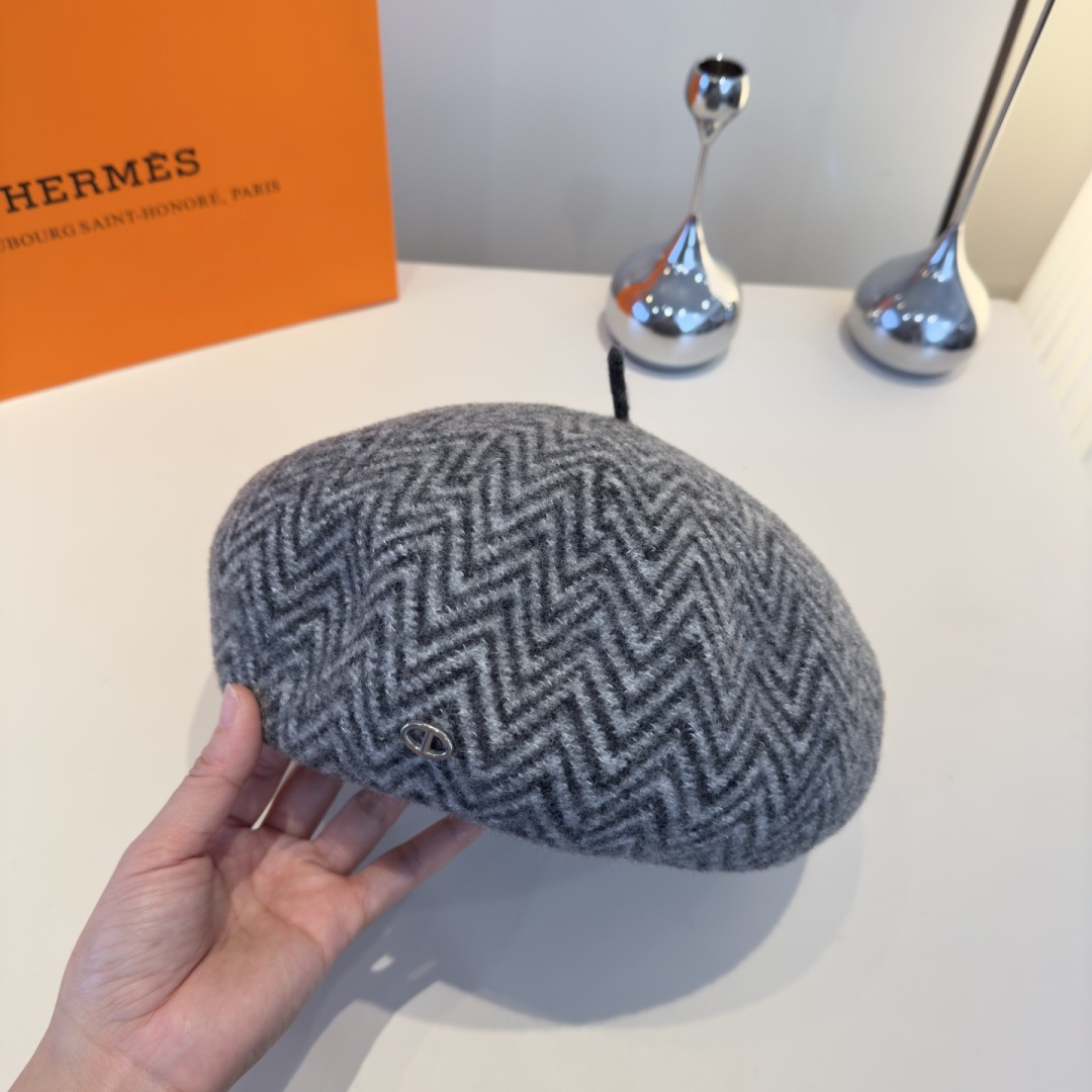 NO:643492,Hermes wool beret, 100% wool fabric, head circumference 57cm hat, fisherman hat, baseball cap, knitted hat, hat, hermes, espadrilles, hats19860909爱马仕羊毛贝雷帽,百分百羊毛面料,头围57cm帽子渔夫帽棒球帽针织帽,帽子,hermes,espadrilles,hats,hat