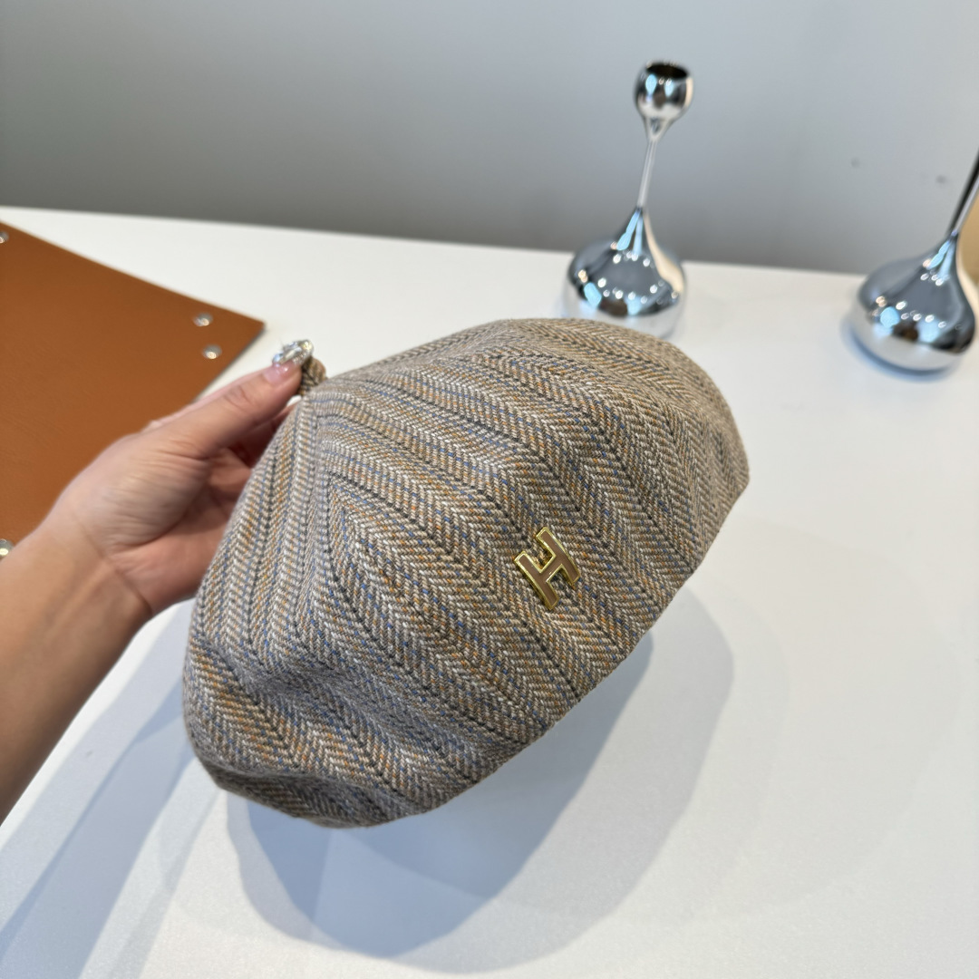 NO:643768,Hermes new beret, spring and summer, head circumference 57cm hat, fisherman hat, baseball cap, knitted hat, hat, hermes, espadrilles, hats19860909爱马仕新款贝雷帽,春夏款,头围57cm帽子渔夫帽棒球帽针织帽,帽子,hermes,espadrilles,hats,hat