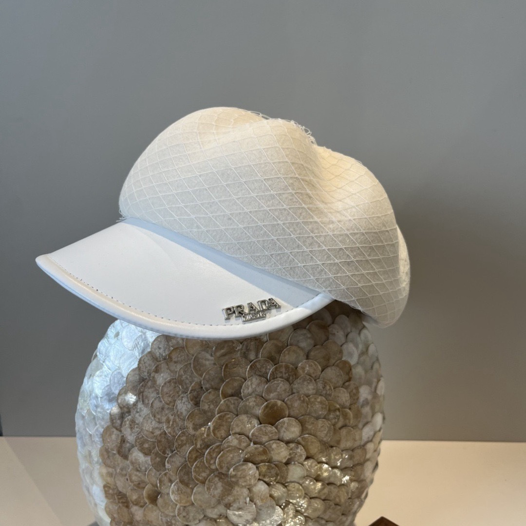 NO:689810,White Prada new duck-bill military hat, 100% wool head circumference 57cm adjustable hat fisherman hat baseball cap knitted hat, hat, prada, espadrilles, hats19860909白色 普拉达新款鸭舌军帽,百分百羊毛头围57cm 可调节帽子渔夫帽棒球帽针织帽,帽子,prada,espadrilles,hats,hat