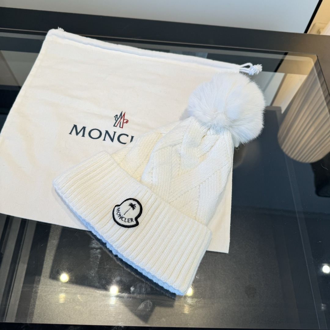 NO:670635,The MONCLER woolen hat is very soft and comfortable, warm and fashionable, simple and elegant, and versatile!  Hats bucket hat, baseball cap, knitted hat, hat, Moncler, espadrilles, hats19860909蒙口针织帽MONCLER毛线帽质量非常柔软舒服,保暖又时尚,简约大气,百搭款！帽子渔夫帽棒球帽针织帽,帽子,Moncler,espadrilles,hats,hat