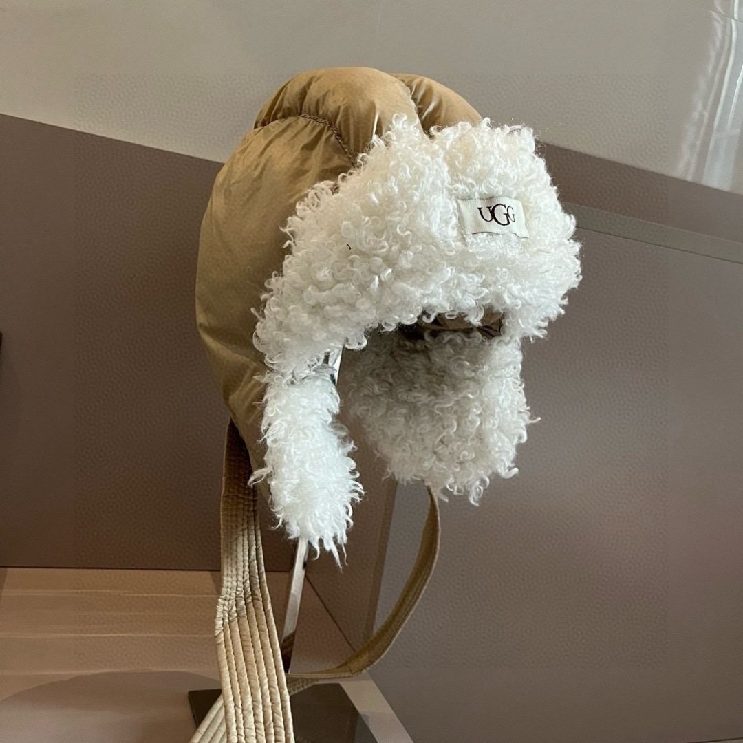 NO:670592,Ugg's new down ear protection hat, light and comfortable, a must-have item for autumn and winter, fisherman hat, baseball cap, knitted hat, hat, espadrilles, down jacket, hats19860909Ugg新款羽绒护耳帽,轻盈舒适,秋冬必备单品帽子渔夫帽棒球帽针织帽,帽子,espadrilles,down jacket,hats,hat