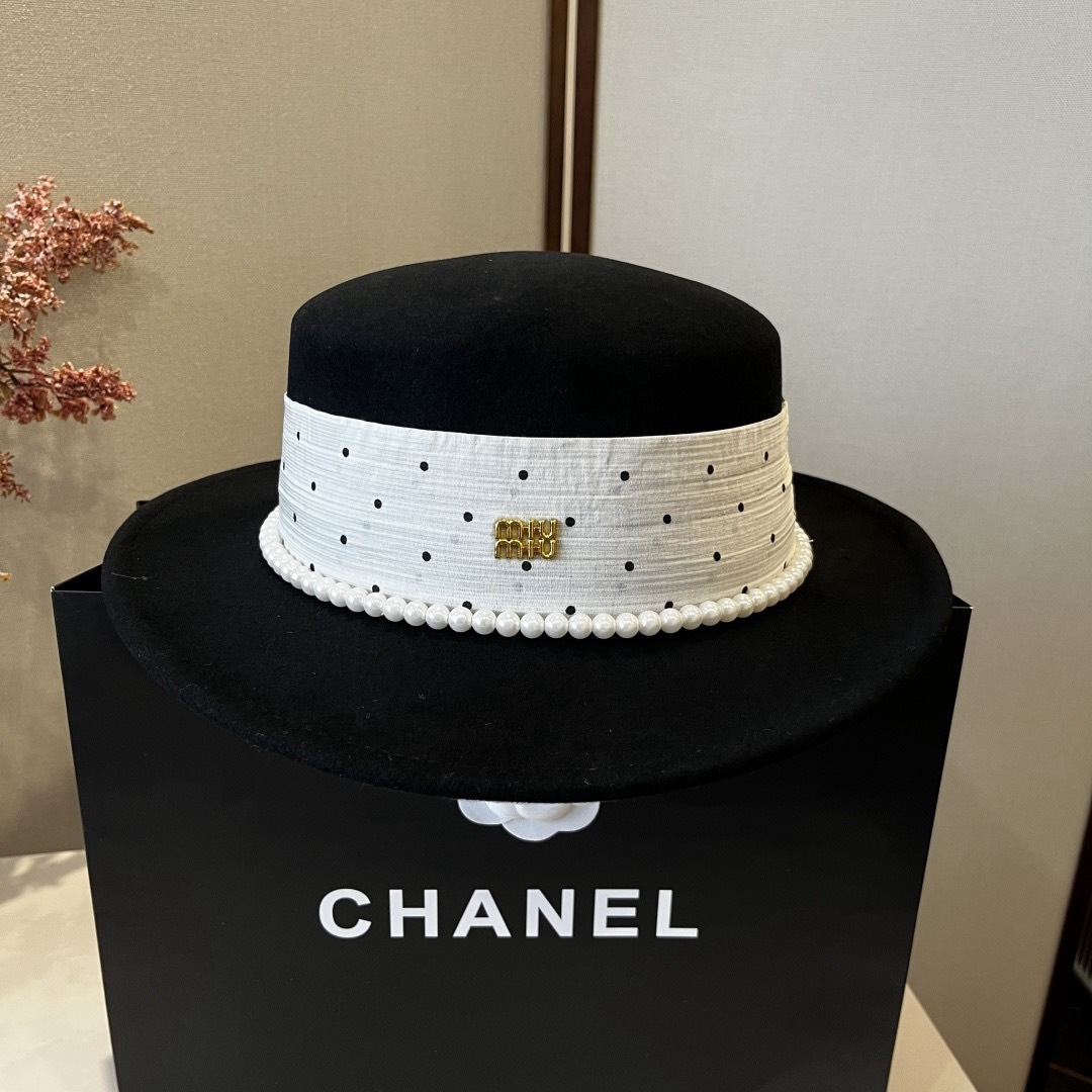 NO:689802,miumiu new wool top hat, flat top hat, 100% wool fabric, head circumference 57cm hat, fisherman hat, baseball cap, knitted hat, hat, miumiu, espadrilles, hats19860909 miumiu缪缪新款羊毛礼帽,平顶礼帽,百分百羊毛面料,头围57cm帽子渔夫帽棒球帽针织帽,帽子,miumiu,espadrilles,hats,hat