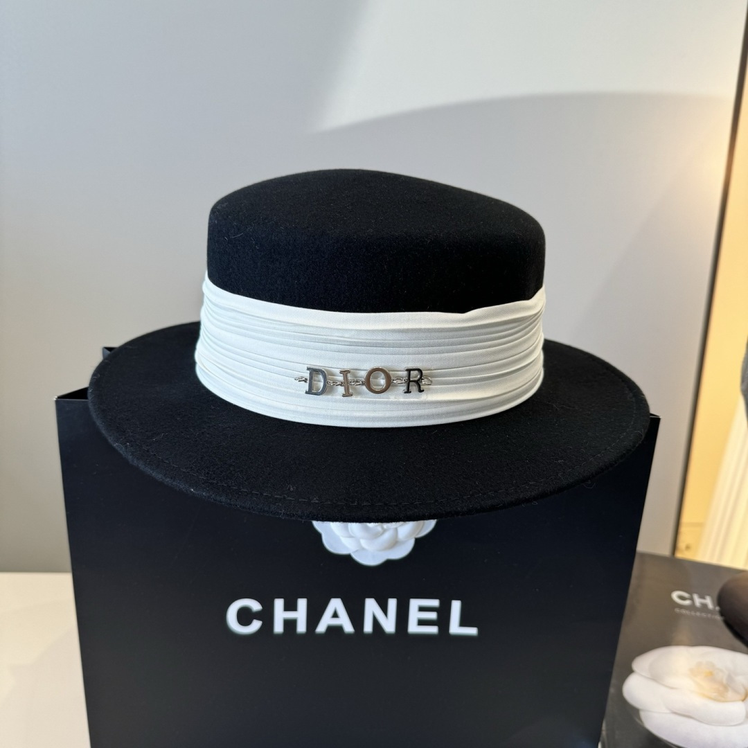 NO:689788,Dior Dior's new wool top hat, flat top hat, 100% wool fabric, head circumference 57cm hat, fisherman hat, baseball cap, knitted hat, hat, dior, dior, espadrilles, hats19860909 Dior迪奥新款羊毛礼帽,平顶礼帽,百分百羊毛面料,头围57cm帽子渔夫帽棒球帽针织帽,帽子,dior,dior,espadrilles,hats,hat