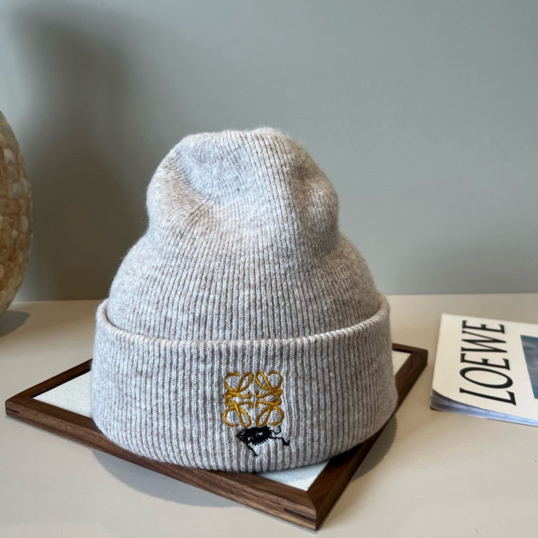NO:689834,LOEWE Loewe's new knitted wool hat, delicate, soft and skin-friendly, unisex, super elastic hat, fisherman hat, baseball cap, knitted hat, hat, loewe, espadrilles, hats19860909 ＬＯＥＷＥ罗意威新款针织羊毛帽,细腻柔软亲肤,男女通用,弹性超好帽子渔夫帽棒球帽针织帽,帽子,loewe,espadrilles,hats,hat