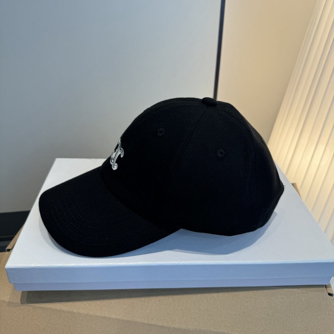 PCeline赛琳新款鸭舌帽，头围57cm