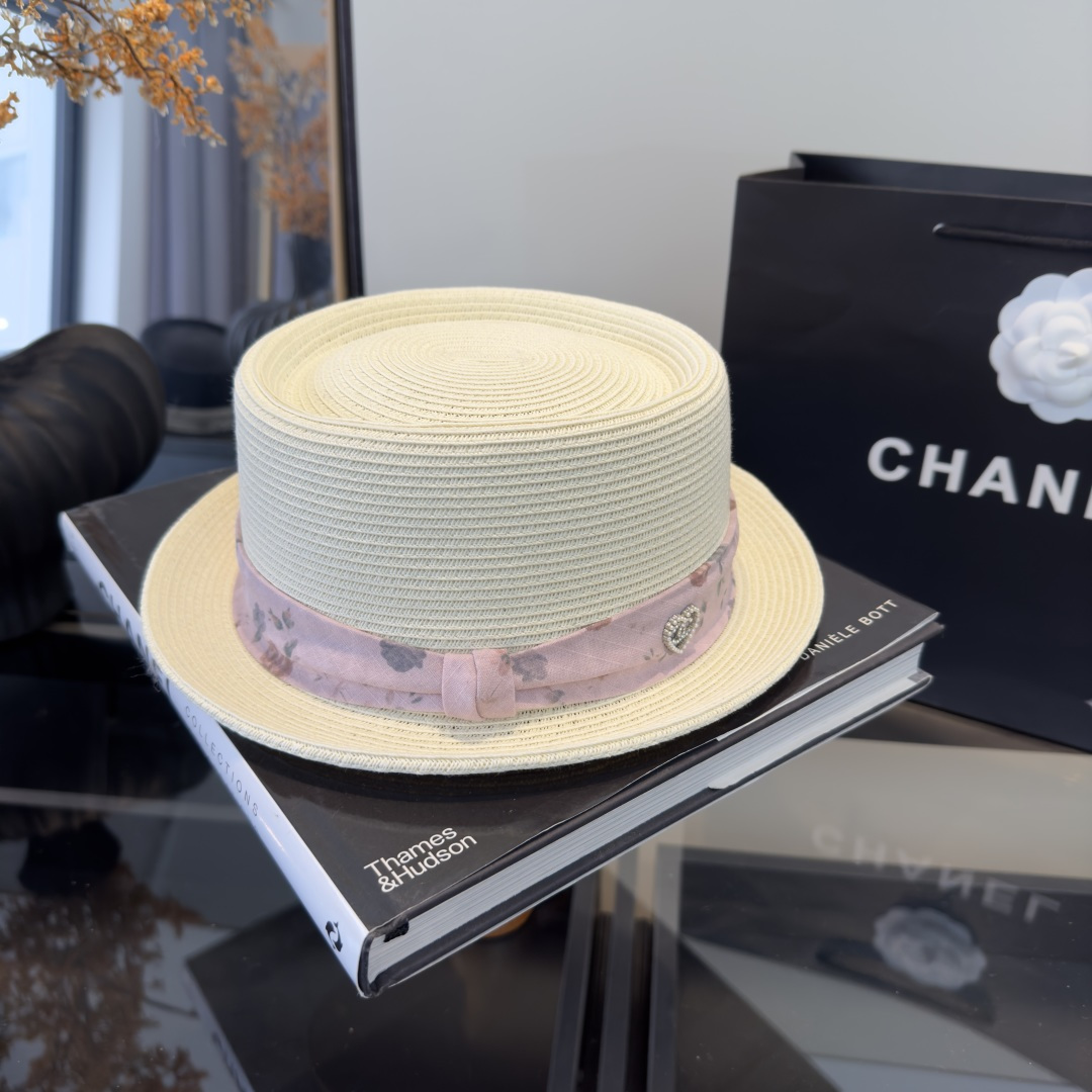 NO:742514,Chanel Chanel's new straw hat, made of Japanese papyrus, the best-selling, head circumference 57cm hat straw hat fisherman hat baseball cap, hat, chanel, chanel, espadrilles, hats19860909Chanel香奈儿新款草帽,日本纸草制作,跑量王,头围57cm帽子草帽渔夫帽棒球帽,帽子,chanel,chanel,espadrilles,hats,hat