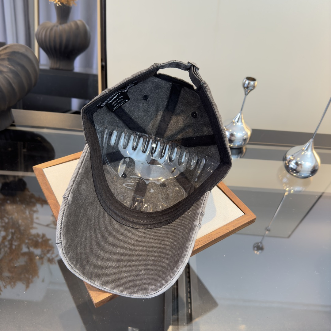 P克罗心新款鸭舌帽，时尚百搭，头围57cm