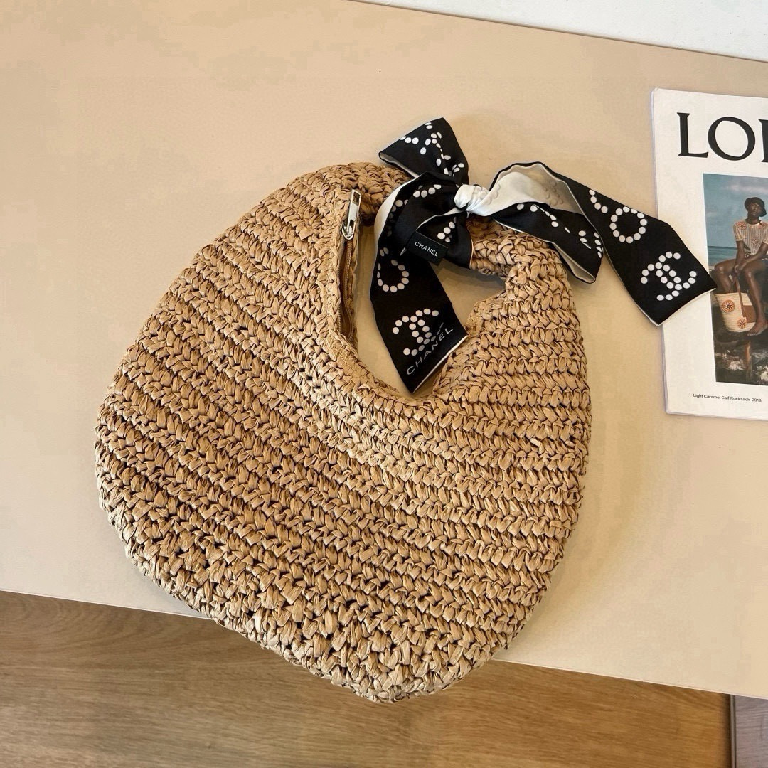 pChanel香奈儿草编包