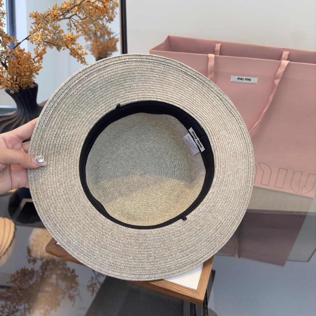 Pmiumiu缪缪新款平顶草帽，日本纸草制作，头围57cm