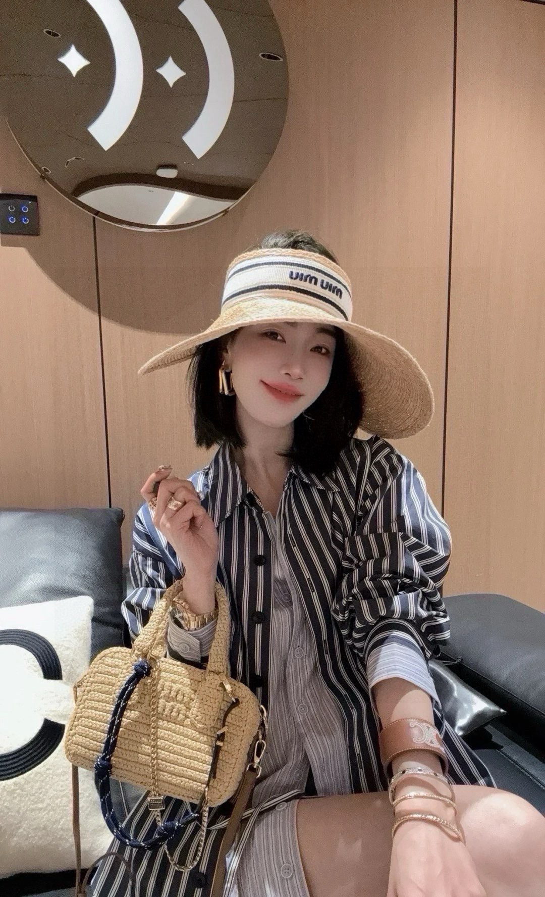 p缪缪miumiu拉菲草空顶帽，专柜新款，且买且珍惜，卖一个少一个，头围可以调节 细节待上