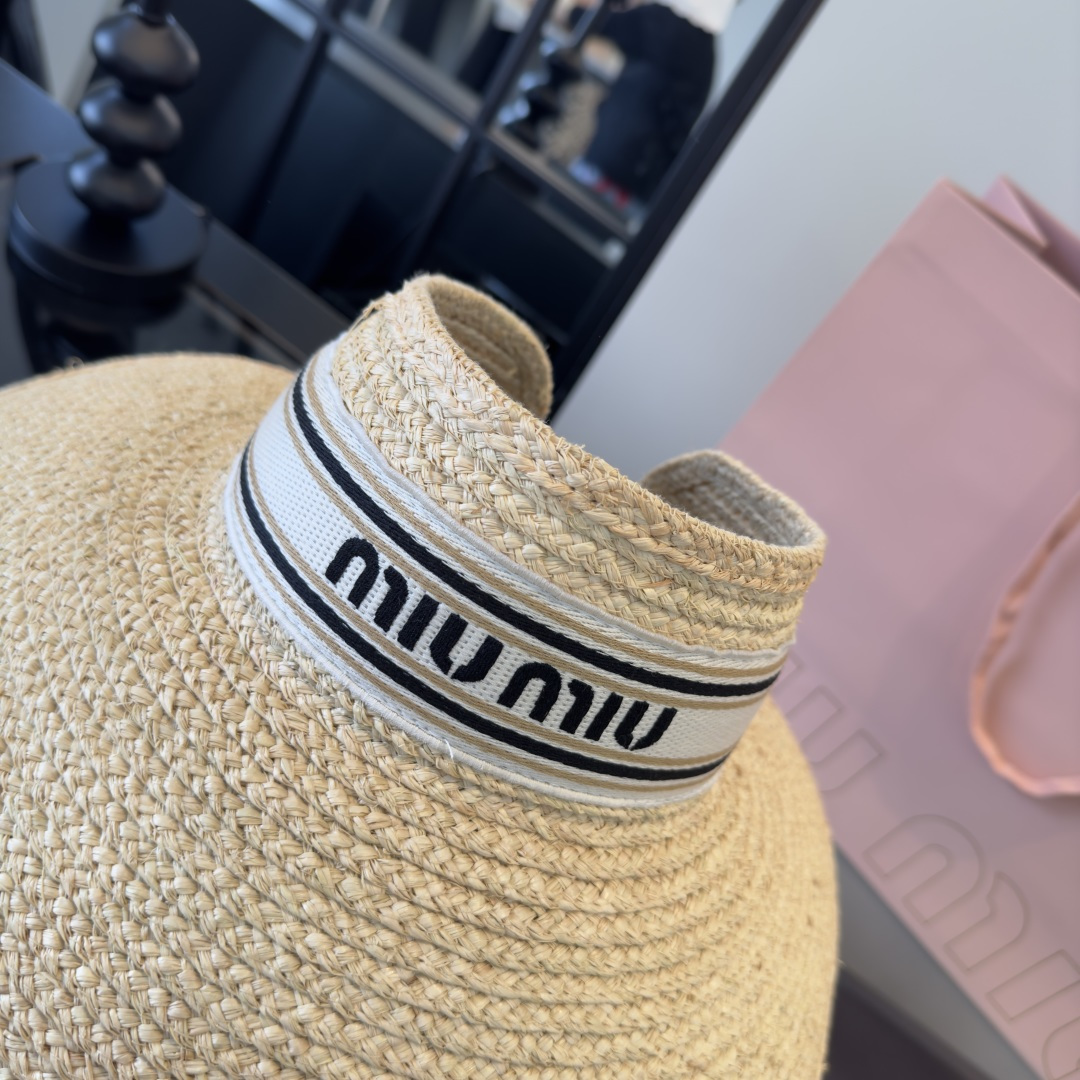 p缪缪miumiu拉菲草空顶帽，专柜新款，且买且珍惜，卖一个少一个，头围可以调节 细节待上