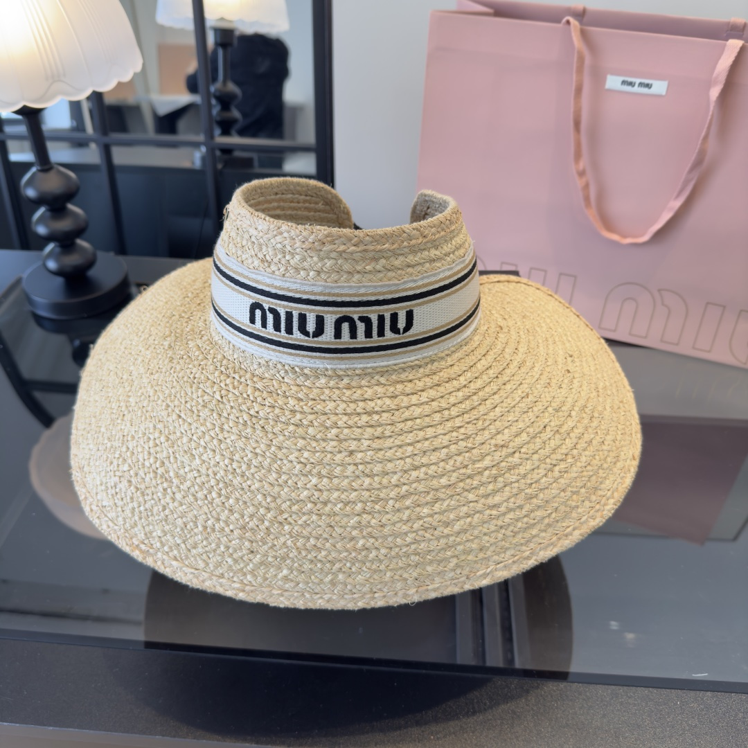 p缪缪miumiu拉菲草空顶帽，专柜新款，且买且珍惜，卖一个少一个，头围可以调节 细节待上