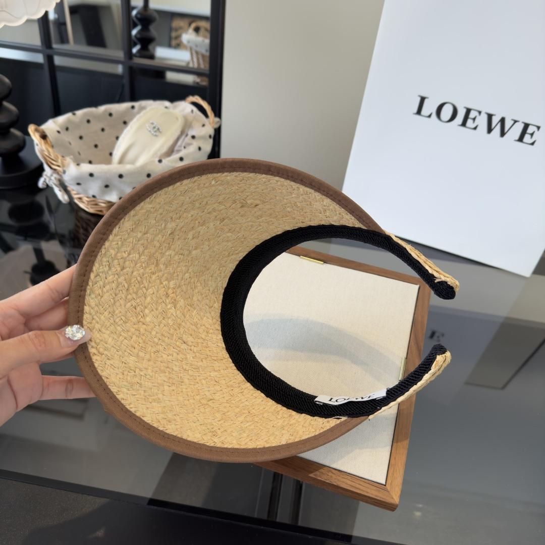 P罗意威新款草编空顶遮阳帽👒，夏日必备！
