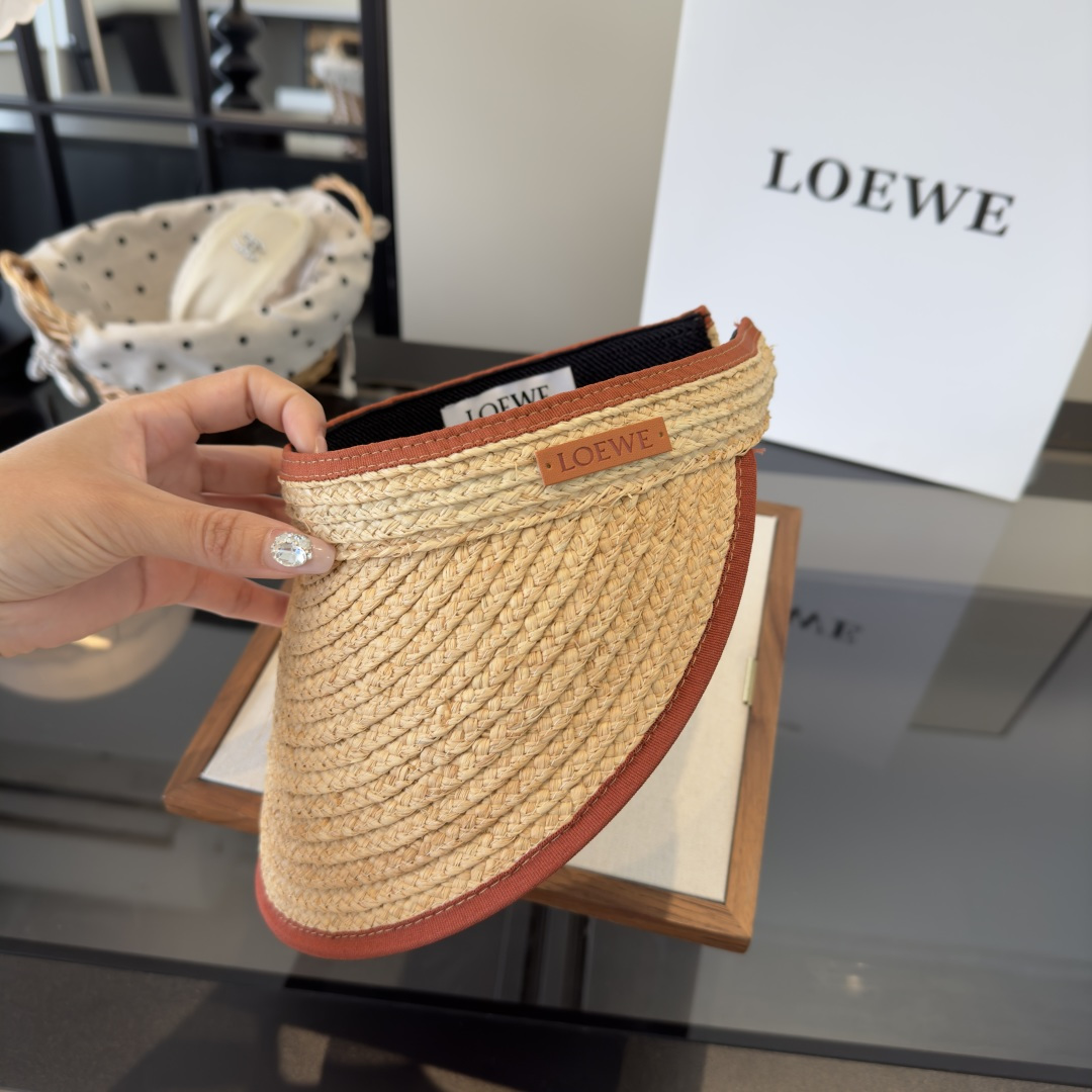 P罗意威新款草编空顶遮阳帽👒，夏日必备！