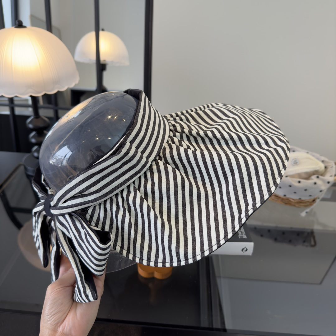 PCeline赛琳新款条纹空顶，头围57cm