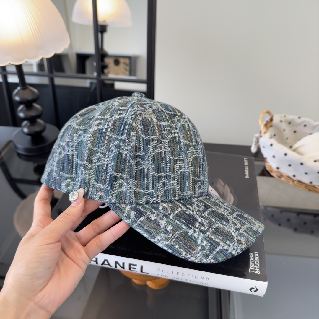 PDior迪奥新款鸭舌帽，夏日必备