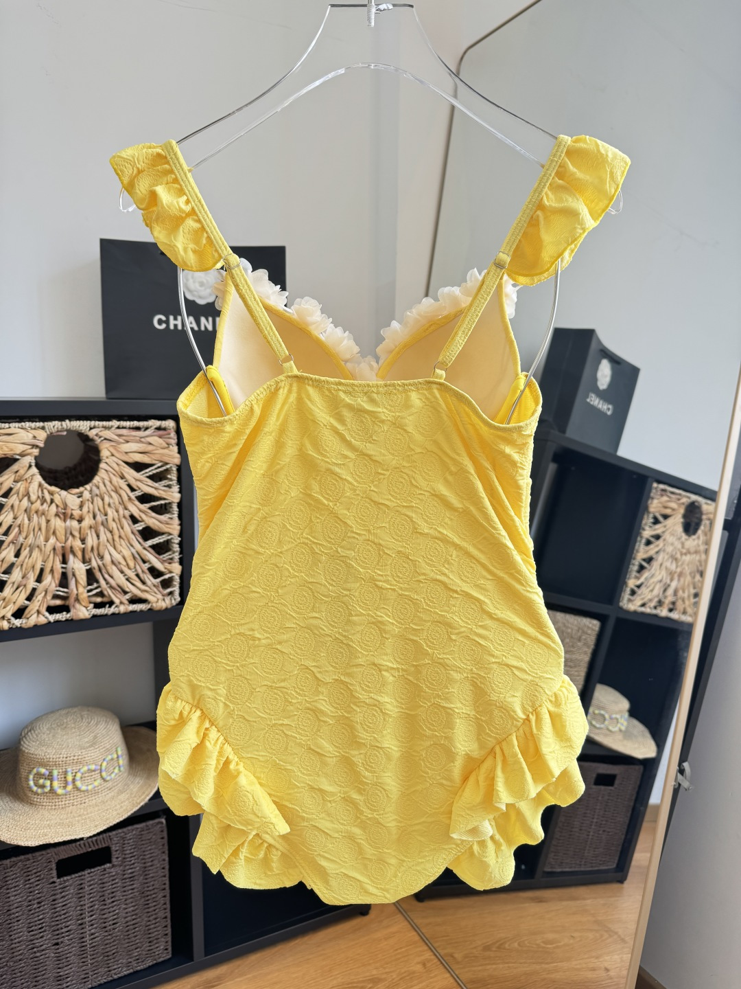 。Chanel 香奈儿连体泳衣 😍🥰适合多种场景的游泳衣🏊‍♀️海边 游泳池 温泉 水上乐园 漂流都可以