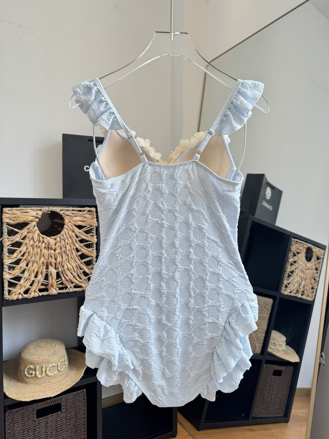 。Chanel 香奈儿连体泳衣 😍🥰适合多种场景的游泳衣🏊‍♀️海边 游泳池 温泉 水上乐园 漂流都可以