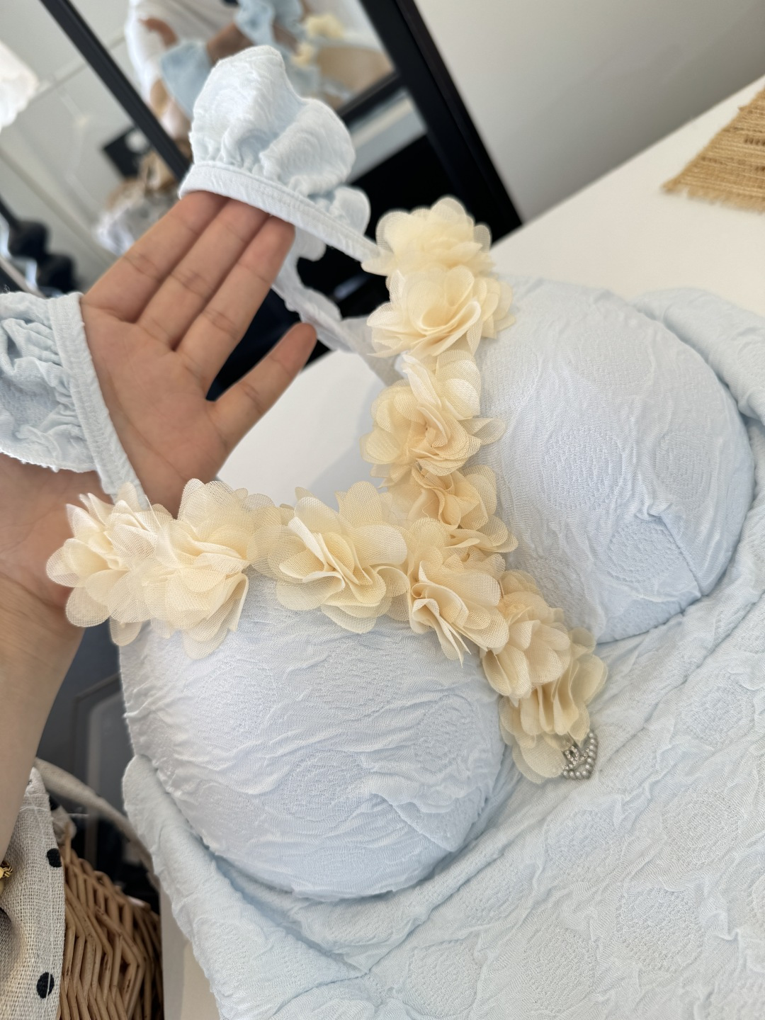 。Chanel 香奈儿连体泳衣 😍🥰适合多种场景的游泳衣🏊‍♀️海边 游泳池 温泉 水上乐园 漂流都可以