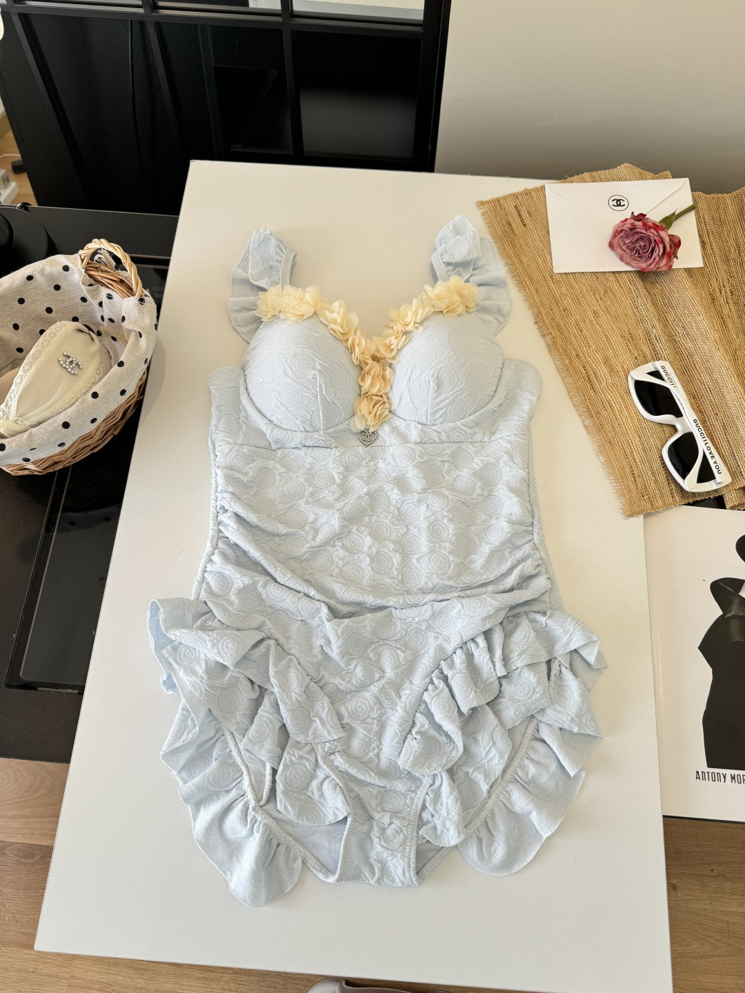 。Chanel 香奈儿连体泳衣 😍🥰适合多种场景的游泳衣🏊‍♀️海边 游泳池 温泉 水上乐园 漂流都可以