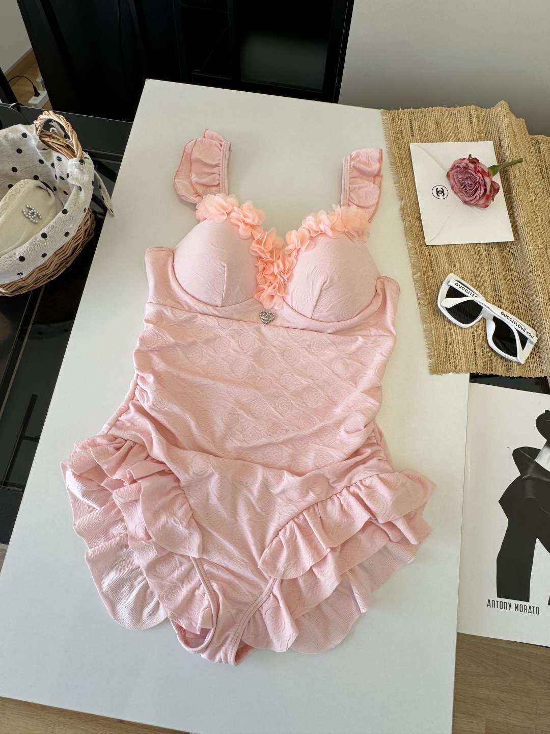 。Chanel 香奈儿连体泳衣 😍🥰适合多种场景的游泳衣🏊‍♀️海边 游泳池 温泉 水上乐园 漂流都可以