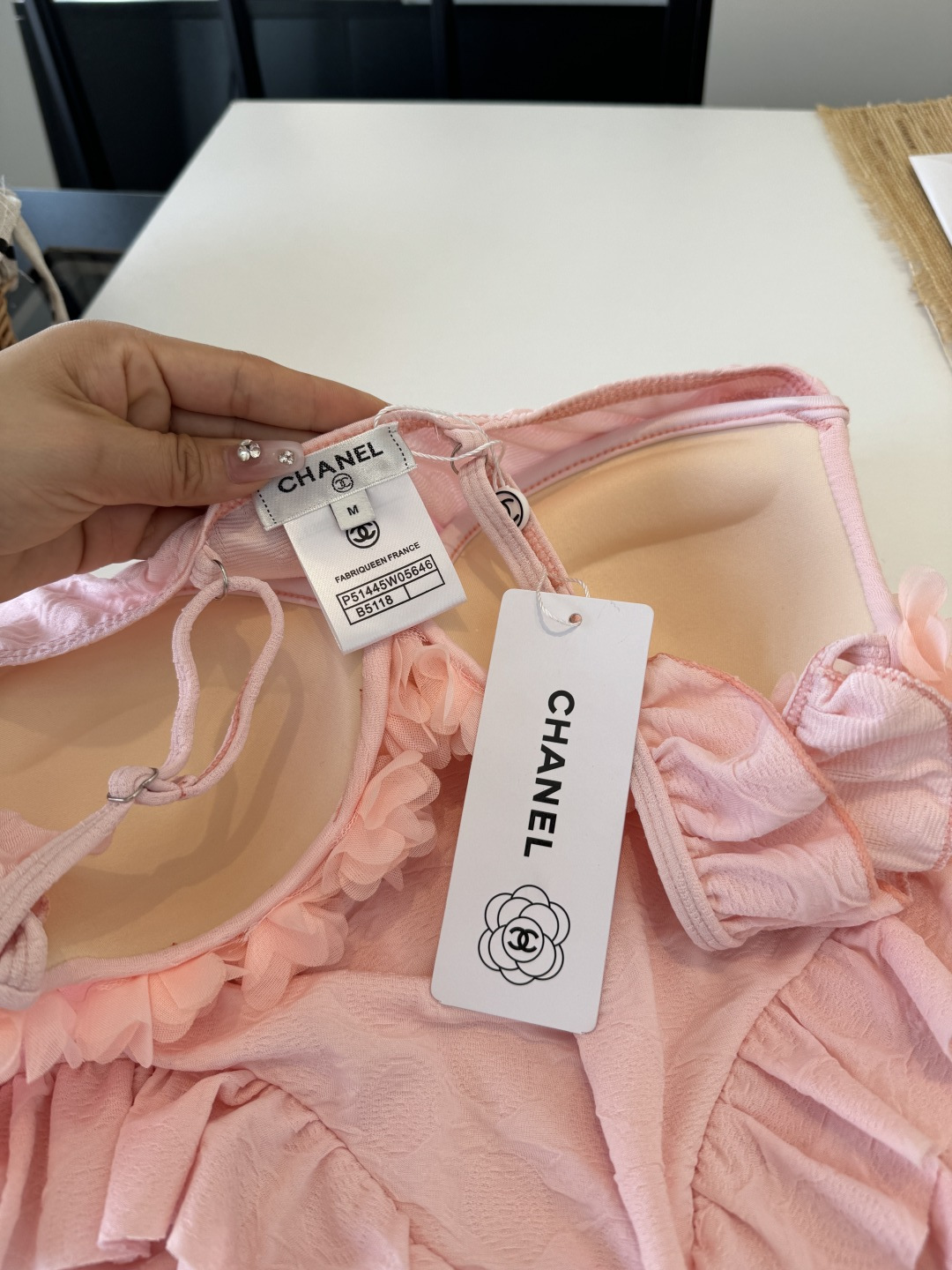 。Chanel 香奈儿连体泳衣 😍🥰适合多种场景的游泳衣🏊‍♀️海边 游泳池 温泉 水上乐园 漂流都可以