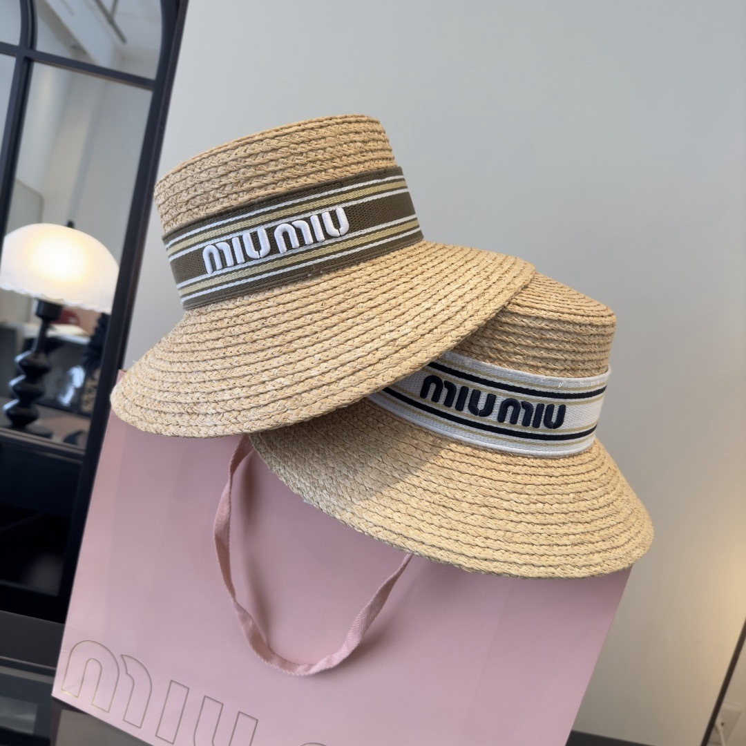 Pmiumiu缪缪拉菲草帽，纯手工钩织供不应求，卖一个少一个，头围57cm