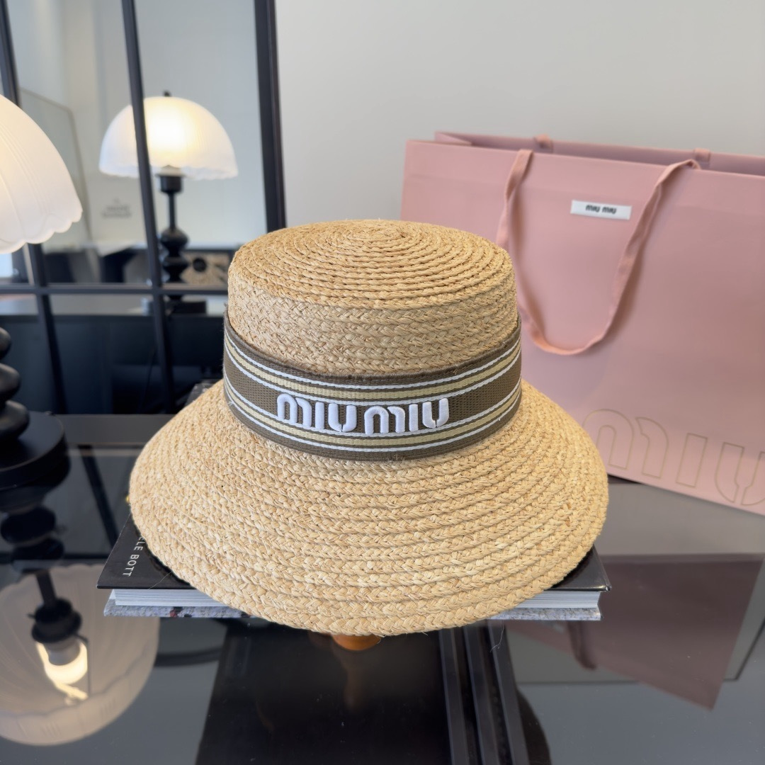 Miu Miu miumiu缪缪拉菲草帽，纯手工钩织供不应求，卖一个少一个，头围57cm