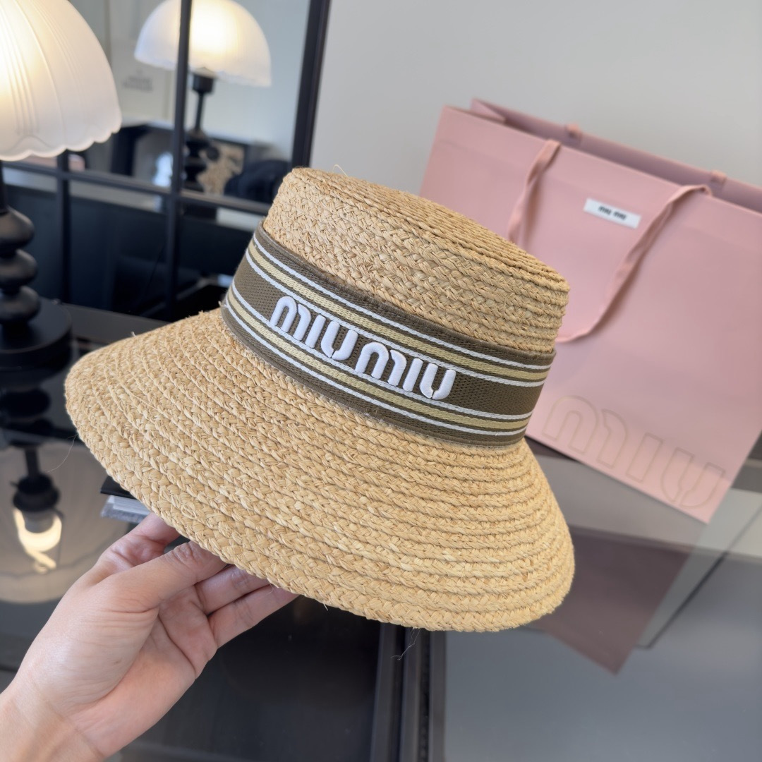 Miu Miu miumiu缪缪拉菲草帽，纯手工钩织供不应求，卖一个少一个，头围57cm