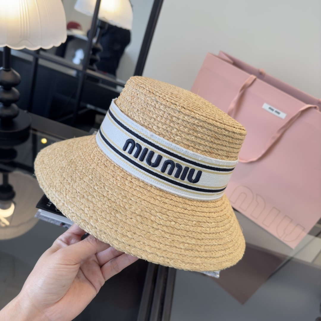 Miu Miu miumiu缪缪拉菲草帽，纯手工钩织供不应求，卖一个少一个，头围57cm