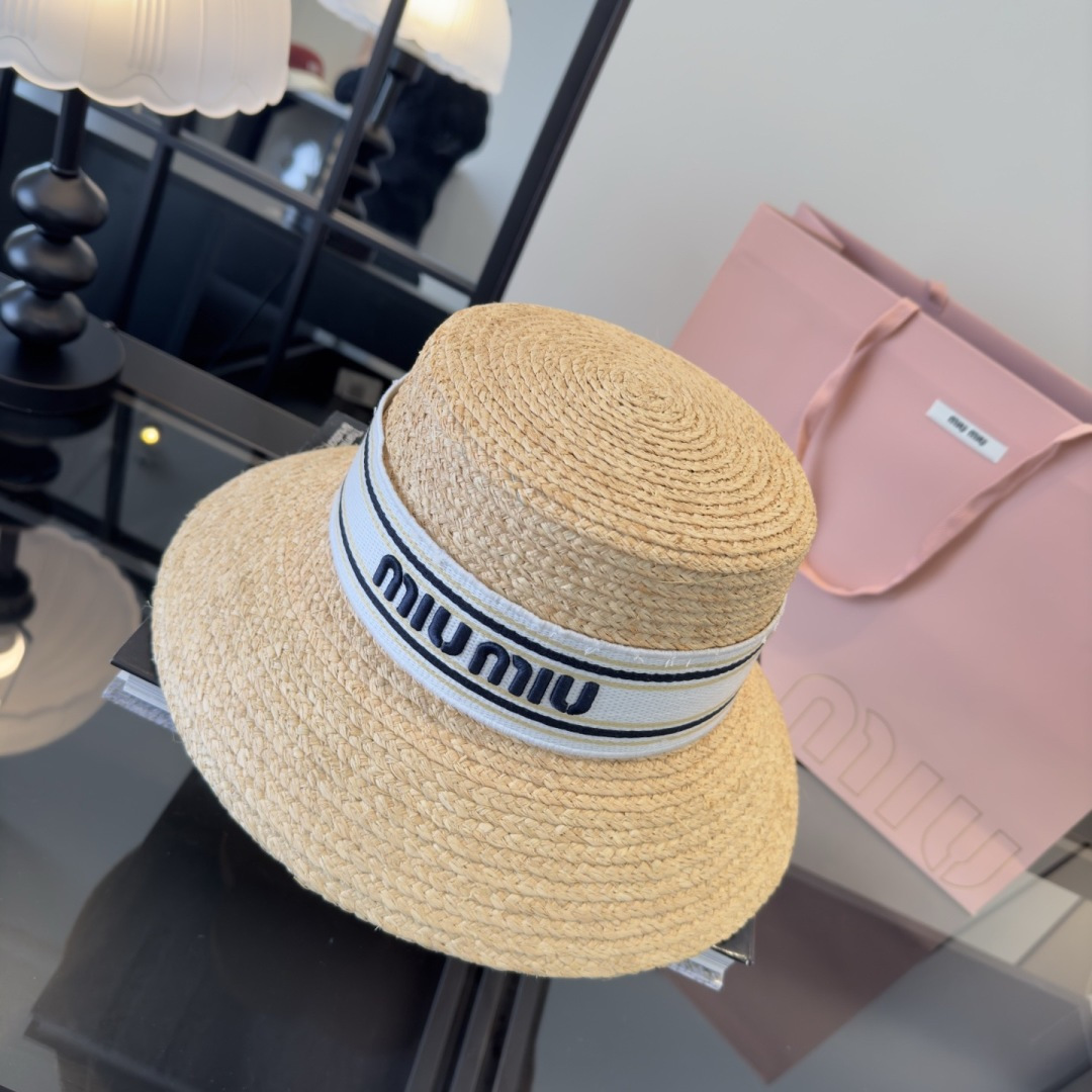 Miu Miu miumiu缪缪拉菲草帽，纯手工钩织供不应求，卖一个少一个，头围57cm