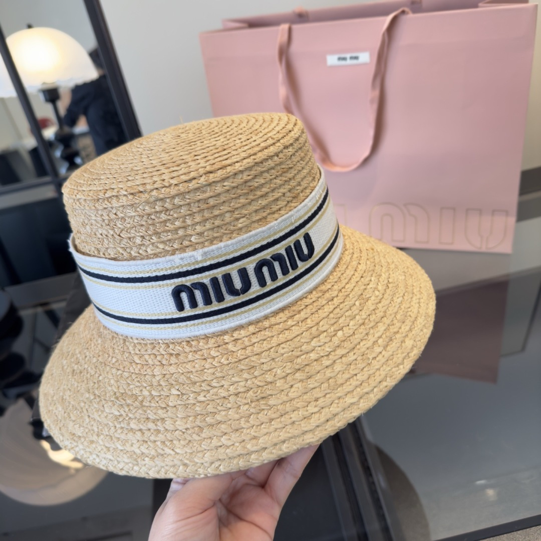 Miu Miu miumiu缪缪拉菲草帽，纯手工钩织供不应求，卖一个少一个，头围57cm