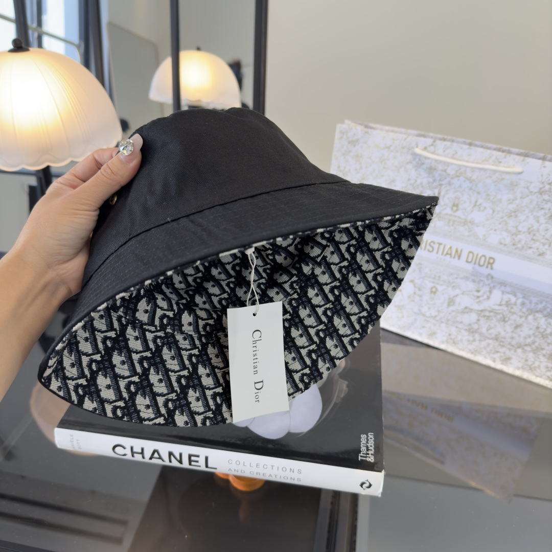 Dior Dior迪奥新款双面渔夫帽，夏季