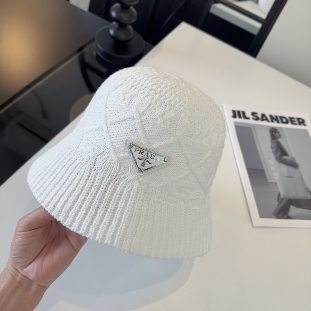 P普拉达新款小清新渔夫帽，轻盈百搭～