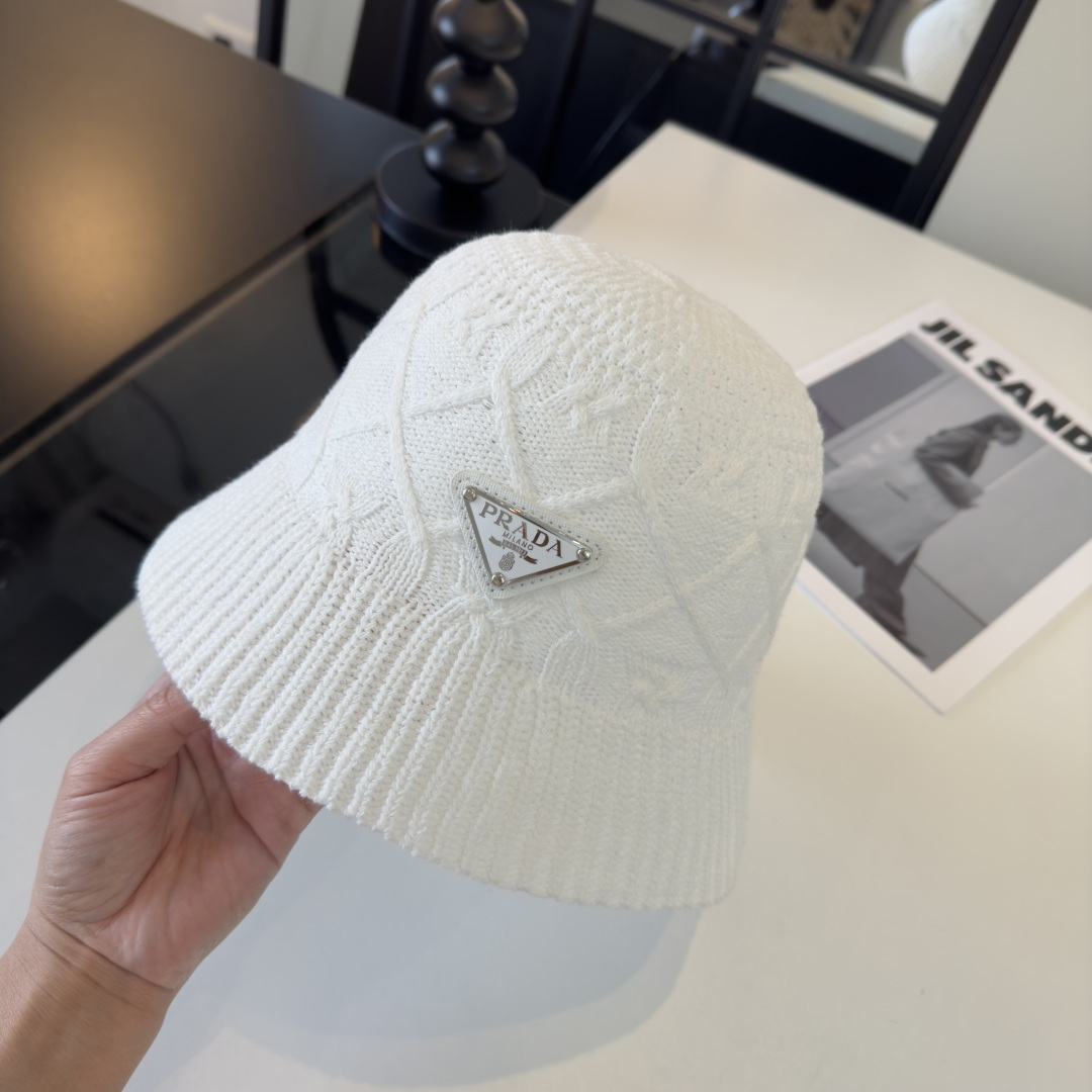 P普拉达新款小清新渔夫帽，轻盈百搭～