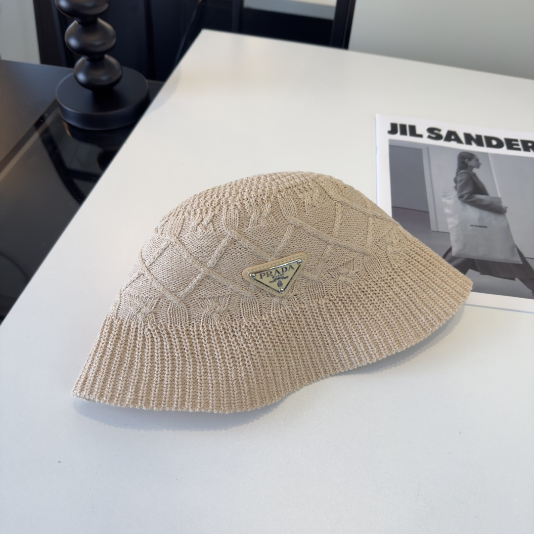 P普拉达新款小清新渔夫帽，轻盈百搭～