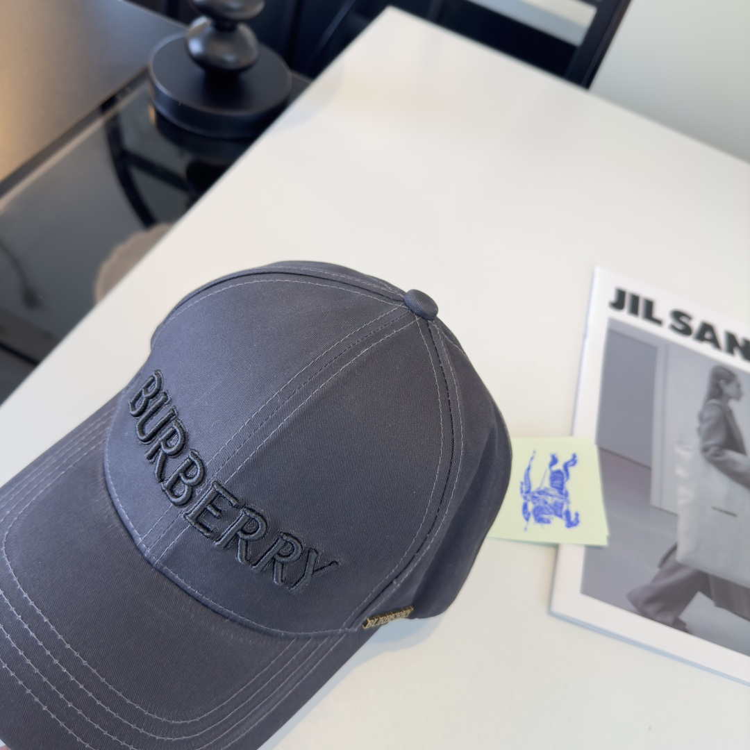 P巴宝莉新款遮阳鸭舌帽，轻盈百搭！