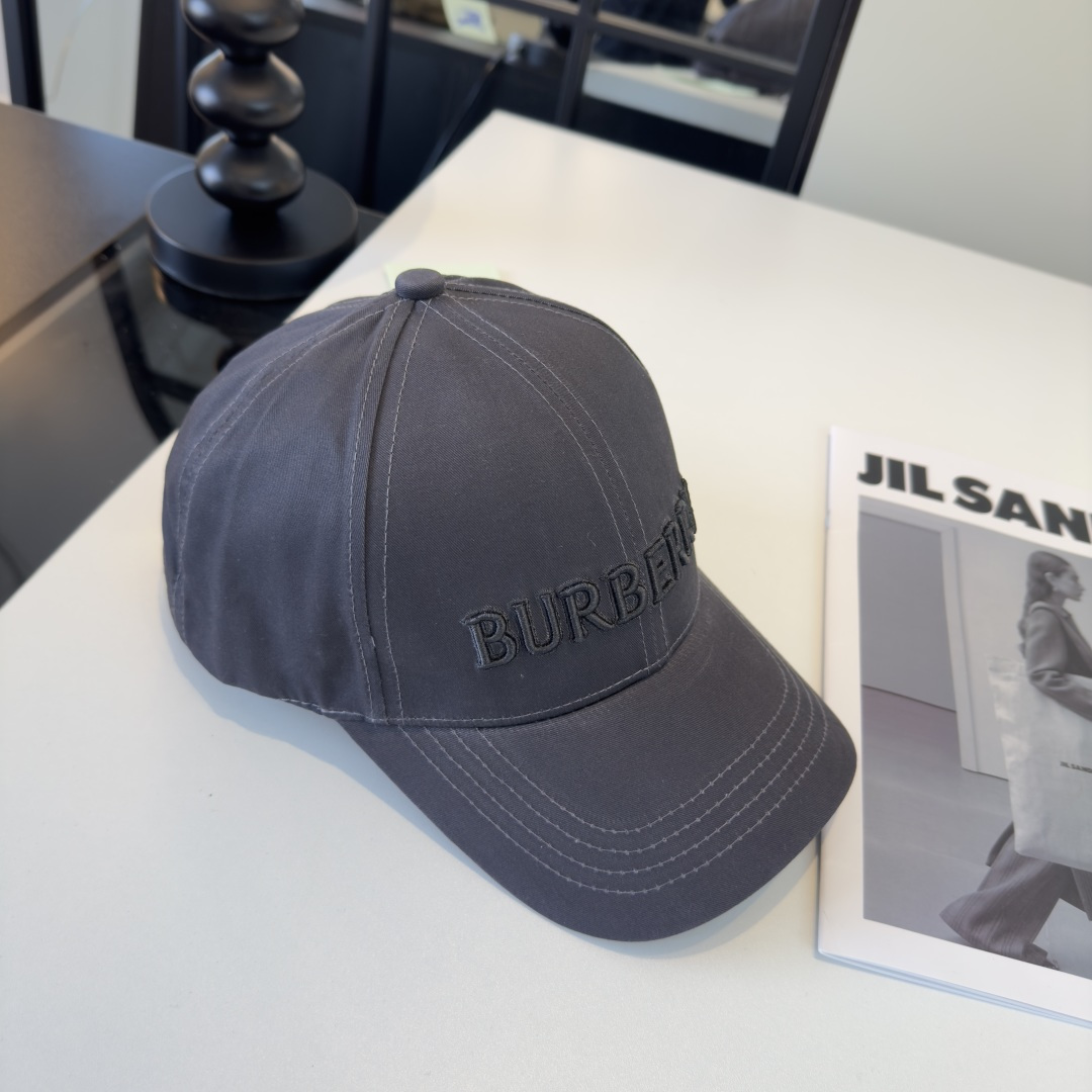 P巴宝莉新款遮阳鸭舌帽，轻盈百搭！