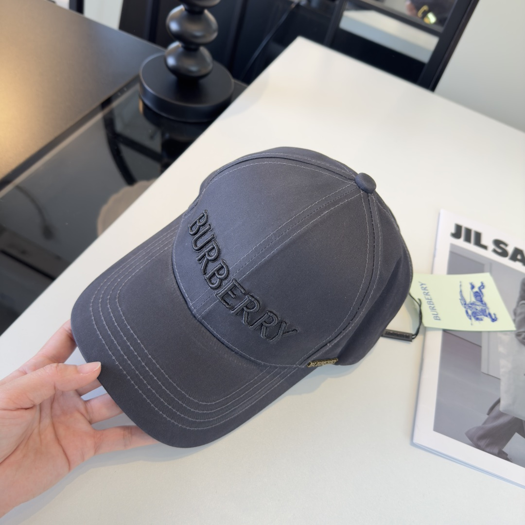 P巴宝莉新款遮阳鸭舌帽，轻盈百搭！