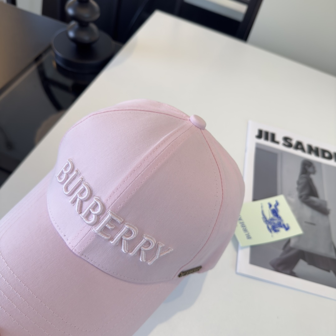 P巴宝莉新款遮阳鸭舌帽，轻盈百搭！