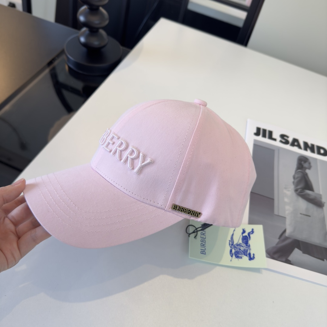 P巴宝莉新款遮阳鸭舌帽，轻盈百搭！