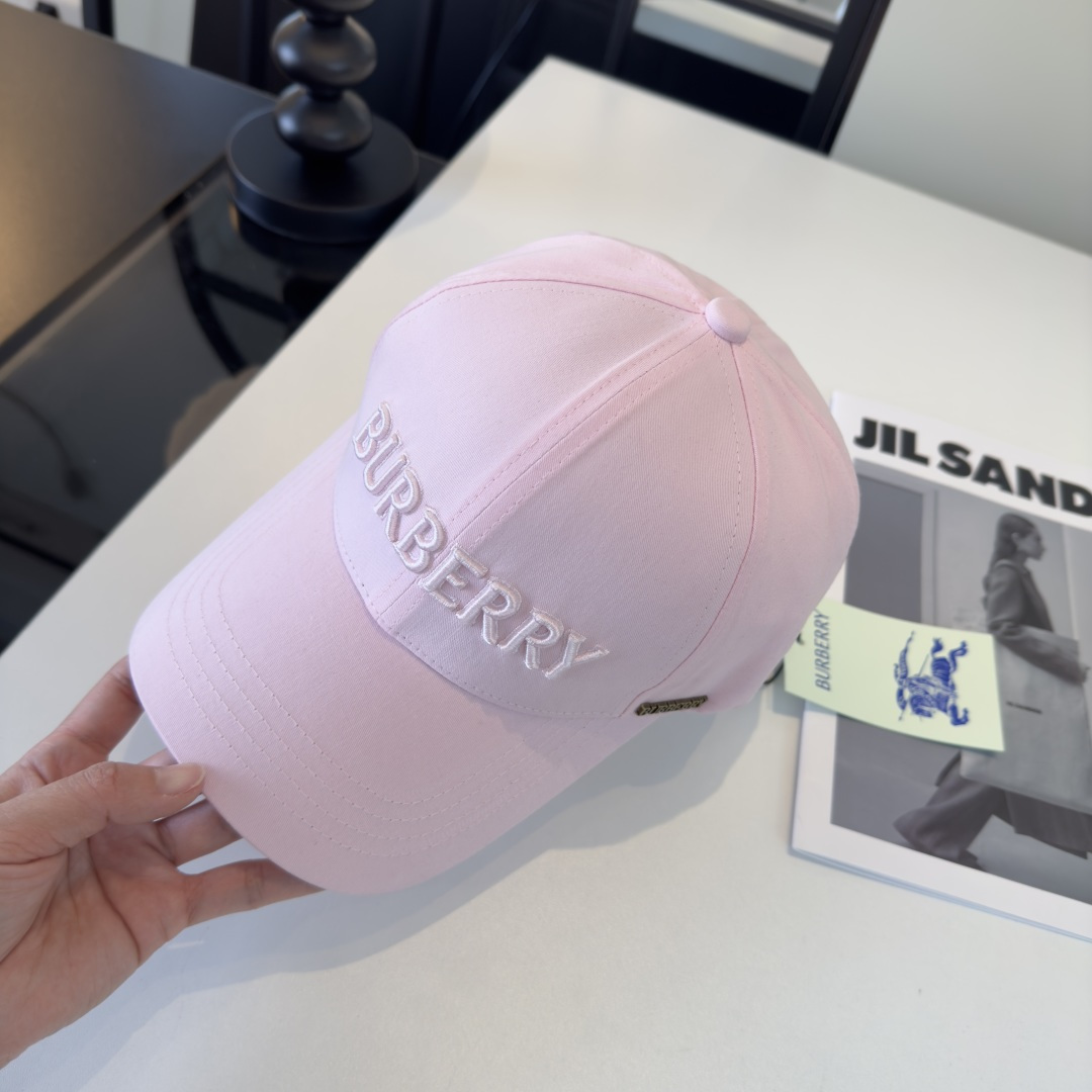 P巴宝莉新款遮阳鸭舌帽，轻盈百搭！