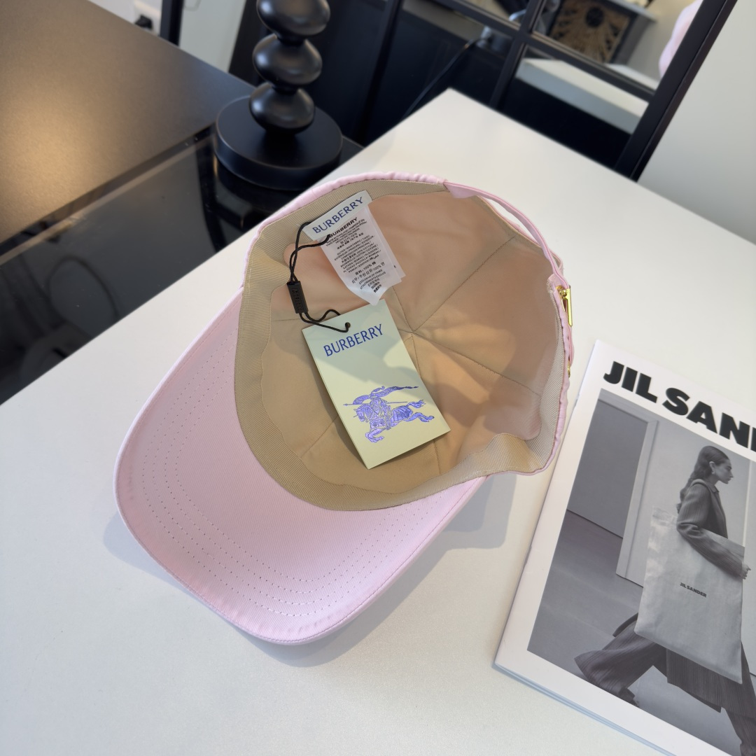 P巴宝莉新款遮阳鸭舌帽，轻盈百搭！