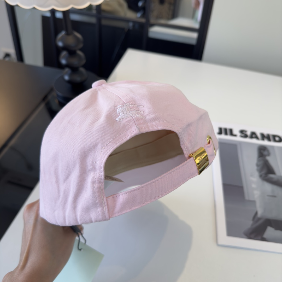 P巴宝莉新款遮阳鸭舌帽，轻盈百搭！