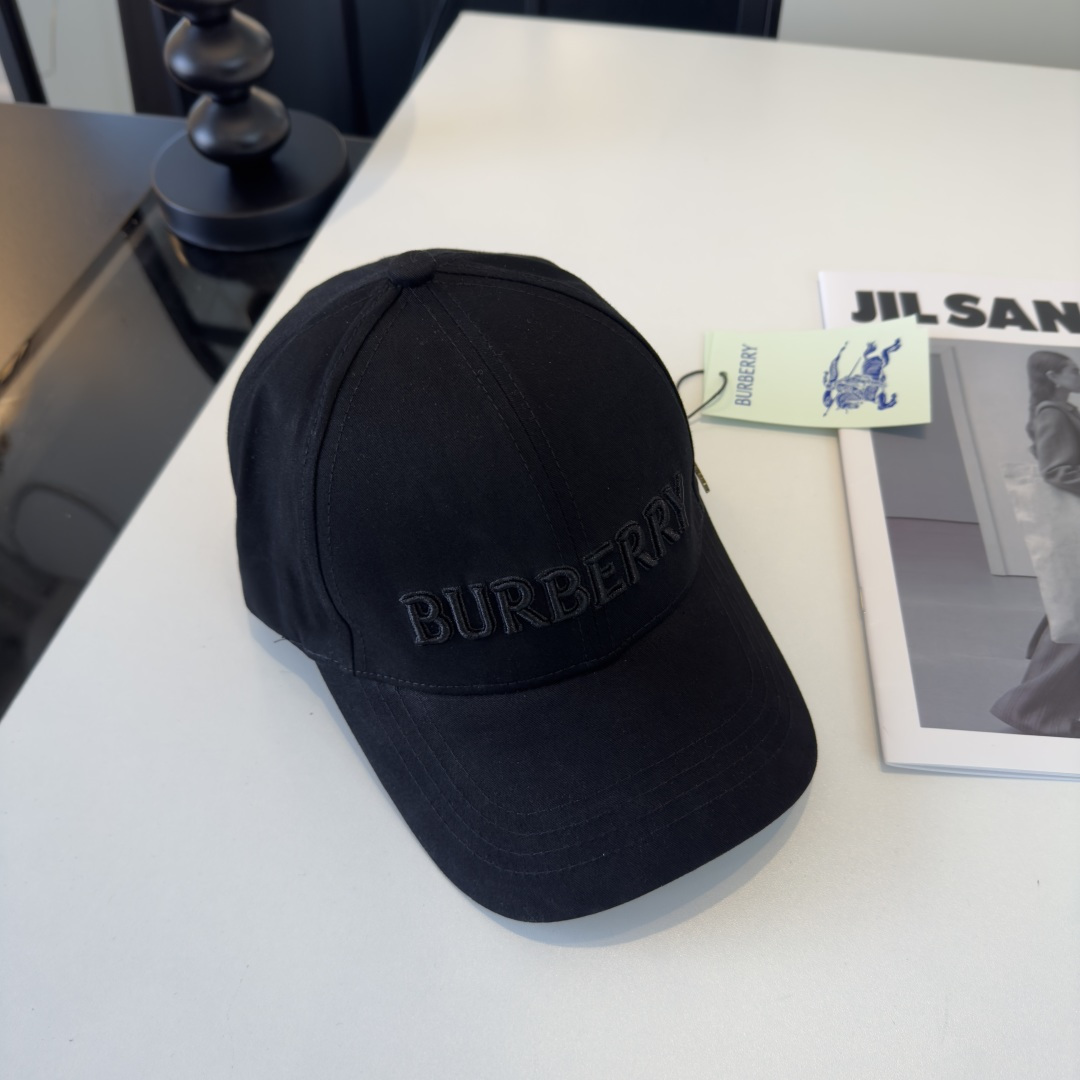 P巴宝莉新款遮阳鸭舌帽，轻盈百搭！