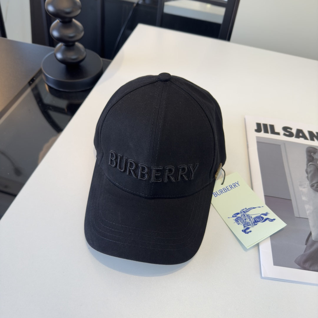 P巴宝莉新款遮阳鸭舌帽，轻盈百搭！