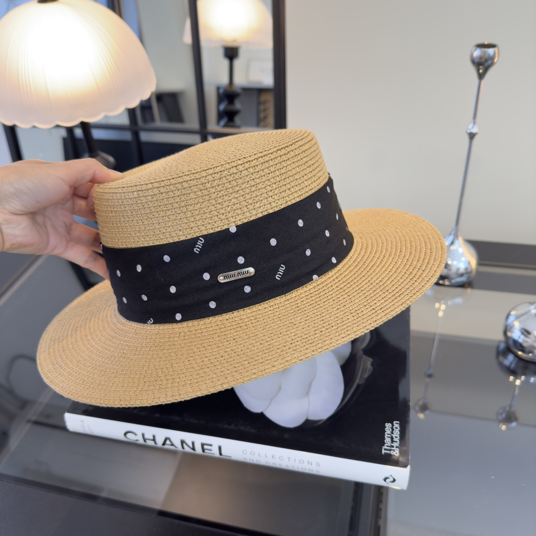 Pmiumiu缪缪新款平顶草帽，夏季出游沙滩必备～