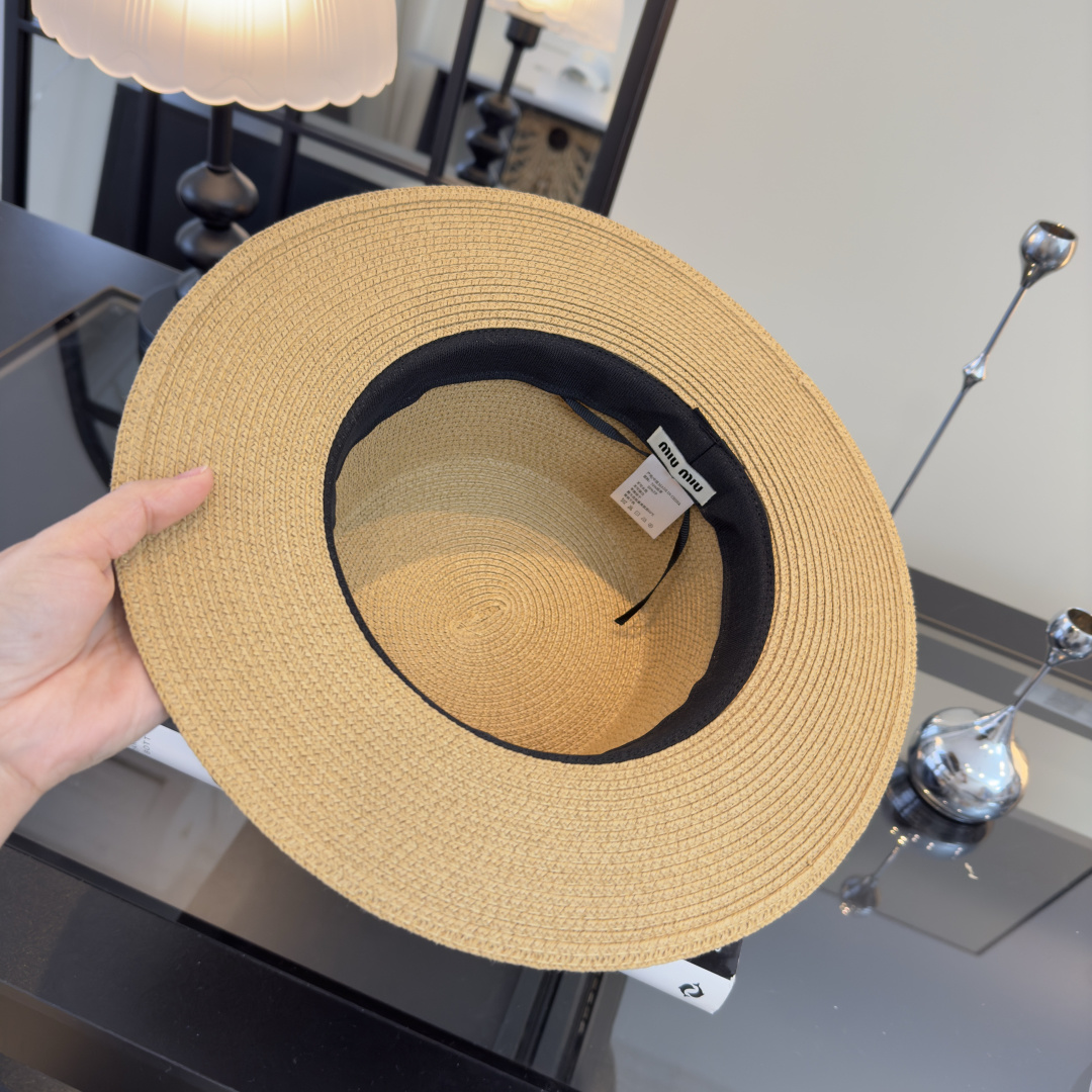 Pmiumiu缪缪新款平顶草帽，夏季出游沙滩必备～