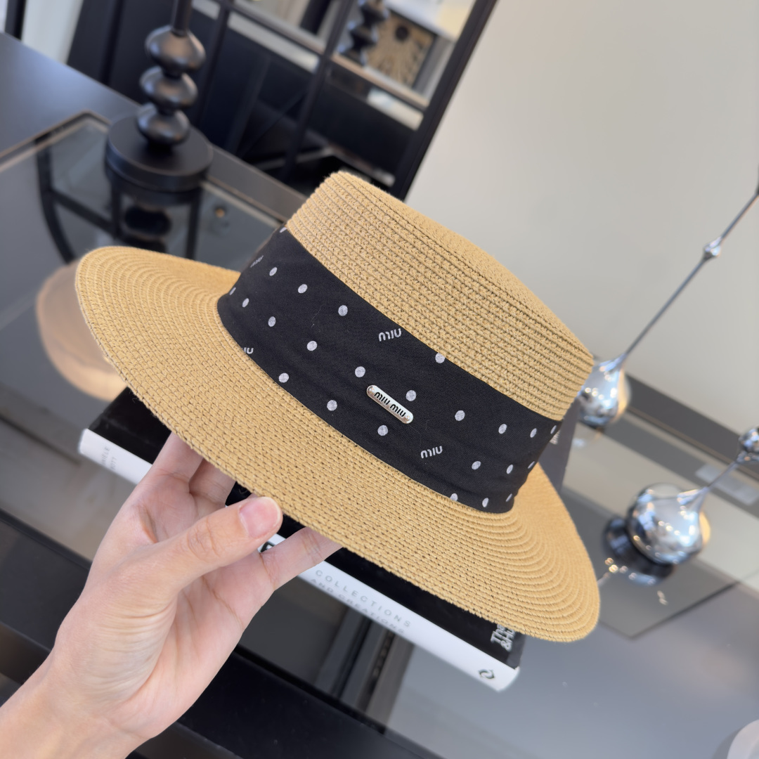 Pmiumiu缪缪新款平顶草帽，夏季出游沙滩必备～