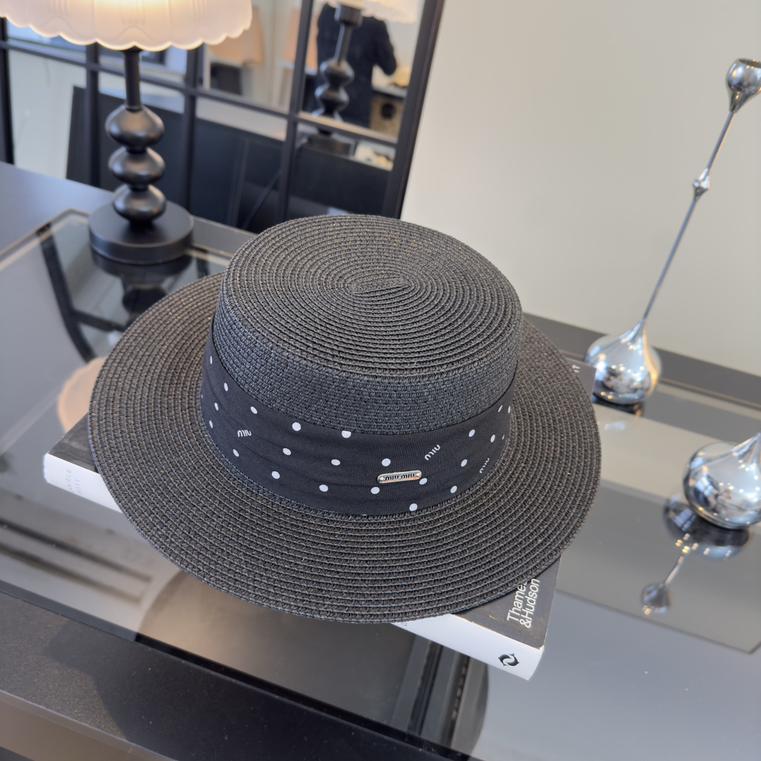 Pmiumiu缪缪新款平顶草帽，夏季出游沙滩必备～